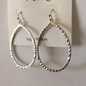 2/$15 Earrings☀️NWT V & R Silver Hammered Teardrop